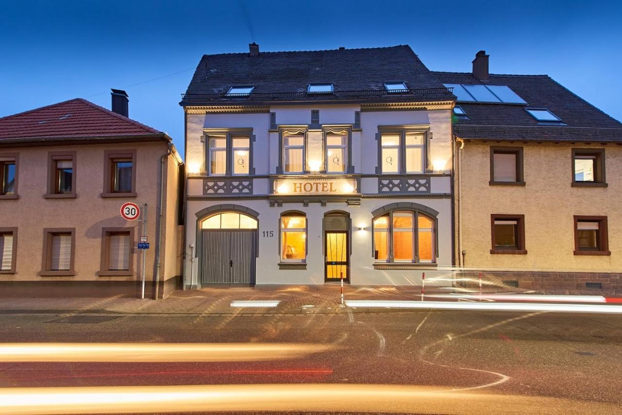 Hotel Phönix Berghausen  Exterior foto